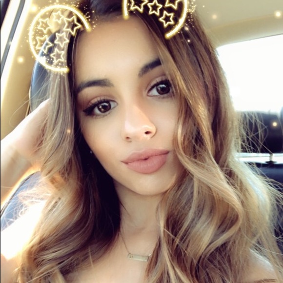 Meet your Posher, Alyssamarie - Picture 1 of 2